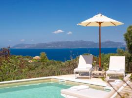 Serene villa Meganisi - Seaview & Exclusive Pool，位于梅加尼西岛的酒店