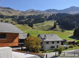 Ski in-Ski out Apartment Heimberg-Parpan-Lenzerheide，位于帕尔潘海姆贝格缆车附近的酒店