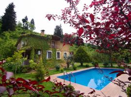 河村别墅，位于特拉布宗的带泳池的酒店