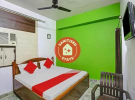 OYO 84381 Hotel U b Inn，位于加济阿巴德的酒店