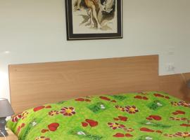 Le Acacie rooms - ex B&B，位于泰尔莫利的酒店