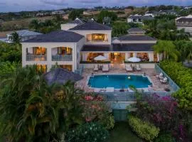 'Sweet Dream' Villa w/ Private Pool in Sugar Hill!