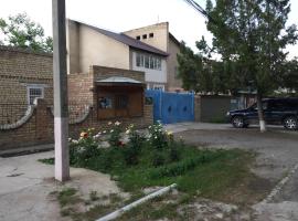 RAHAT Guest House & Hostel in Toktogul，位于Toktogul的酒店