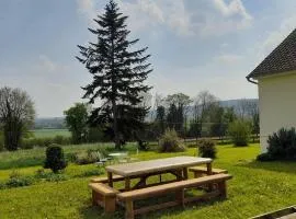 Gîte Cottage chaleureux en pleine campagne vue sur les Monts et Forêts et le château de Carrouges