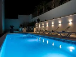 Villa Smaragd - Rubin - Luxury Apartment With Shared Pool