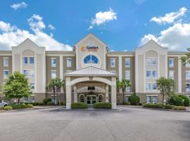 Comfort Suites Myrtle Beach Central，位于默特尔比奇的酒店