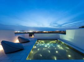Sersi Paros Villas & Suites，位于帕罗斯岛蓬海滩俱乐部附近的酒店