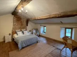 Beautiful Cottage with private plunge pool/Hot Tub - 40 mins from Puy du Fou