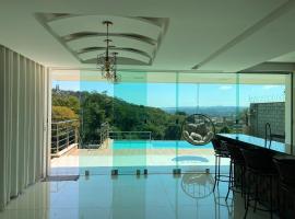 Sobrado piscina bem localizado 5 min do Flamboyant，位于戈亚尼亚Aruana Park附近的酒店