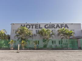 Hotel Girafa，位于伊塔蒂亚亚Antonio Correa Municipal Stadium附近的酒店