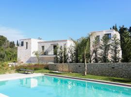 Rans Luxury Villas & Suites in Corfu with swimming pool，位于古维亚的度假屋