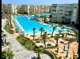 Palm Lake Resort Folla Monastir/Sousse，位于莫纳斯提尔哈比卜·布尔吉巴国际机场 - MIR附近的酒店