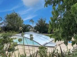 Maison Familiale avec Piscine Privée et Parking à Angles - FR-1-336-120