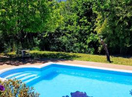 Studio dans la Villa les Cigales，位于莱齐尼昂科尔比埃的酒店