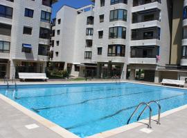 Apartamentos Zarautz Playa, con piscina y garaje，位于扎鲁亚斯的酒店