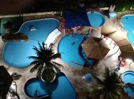 1406 APARTAMENTO 2 QUARTOS com Banheira de Hidromassagem privativa , bebidas liberadas nas piscinas e internet banda larga