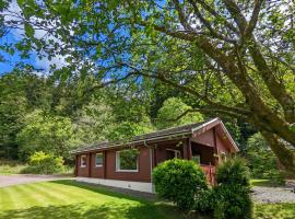 Ruskin Lodges Argyll, by Puck's Glen, Rashfield near Dunoon，位于达农的酒店