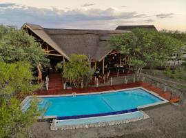 Etosha Oberland Lodge，位于奥考奎约埃托沙国家公园安德森门附近的酒店