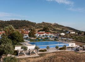 Vila Planicie，位于蒙萨拉什的带泳池的酒店