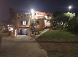 VILLA GIULIANA stanze con bagno interno in Villa a 350 mt spiaggia libera Lido delle Sirene，位于安齐奥的酒店