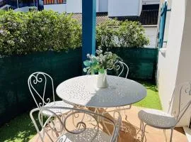 T1 bis confortable avec terrasse et parking à Cambo-les-Bains - FR-1-495-105