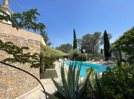 Villa climatisée avec piscine sur les hauts de Nîmes，位于尼姆的海滩短租房
