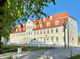 Hotel "Friedrich-Franz-Palais"，位于巴特多布兰的酒店