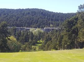 T2 Cabine, au cœur de la forêt, vue magnifique，位于Égat的酒店