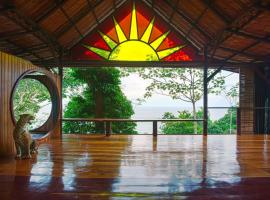 Surfers´bohemian dream overlooking the point break，位于Cabo Matapalo的酒店