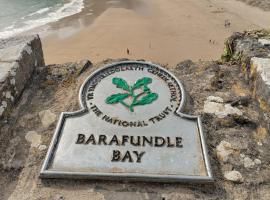 Best Beach 2018 Barafundle & The Hidden Gem，位于哈佛威斯特的酒店