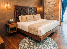 Hotel Otavalo by Art Hotels，位于奥塔瓦洛的带停车场的酒店