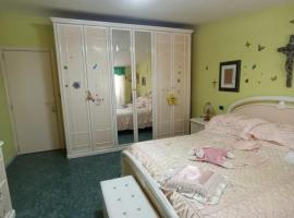 Bed fiorella，位于阿西亚罗利的酒店