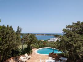 [PORTO CERVO CENTRO]VILLA CON PISCINA E PRIVACY E VISTA，位于切尔沃港的酒店