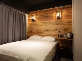 瑞丝逸旅店