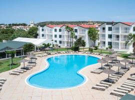 Pierre & Vacances Menorca Cala Blanes，位于卡拉恩·布拉內斯的公寓式酒店