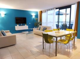CASA AZUL 2Bedroom Apartment & Ocean View Terrace WIFI Premium，位于科斯塔卡玛的酒店
