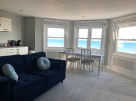 The Beachfront Lookout a Stunning Apartment with Perfect Sea View，位于沃辛的公寓