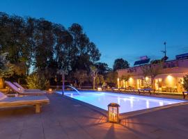 Natura Bungalows-Villa，位于萨索斯的带热水浴缸的酒店