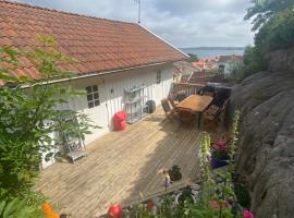 Cozy house in central Lysekil, 4-6 beds，位于吕瑟希尔的度假屋