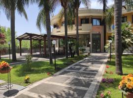 Oasi Park Hotel，位于马斯卡利的酒店