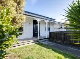 Coastal Villa - Napier Holiday Home