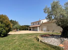 Studio 40m2 avec terrasse LE MAS DE LAURIANE