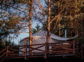 Jurty z widokiem, prywatna balia- DZIKOLAS GLAMPING，位于克拉斯诺布鲁德的豪华帐篷