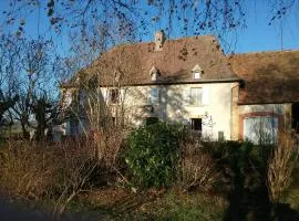 propriété familiale MERLE proche PARAY LE MONIAL
