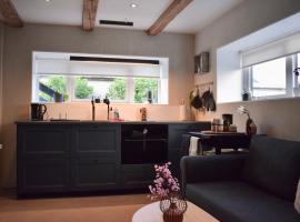 The Sybilla Apartment - cosy and modern basement apartment，位于克拉克斯维克的公寓