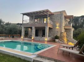 Iris Villas Complex，位于雷夫卡达镇的带泳池的酒店