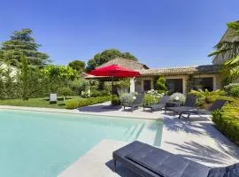 Charmante Villa à Eygalière avec Piscine, Jardin Arboré et Climatisation - FR-1-599-19