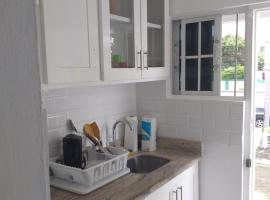 Malia's Cozy Studio，位于Camperdown的酒店
