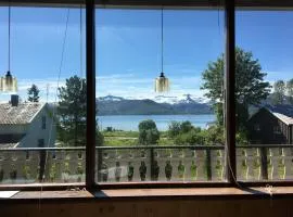 Koselig hus med parkeringsplass