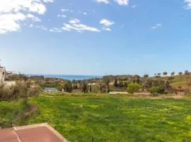 Cozy Home In Nerja With Kitchen